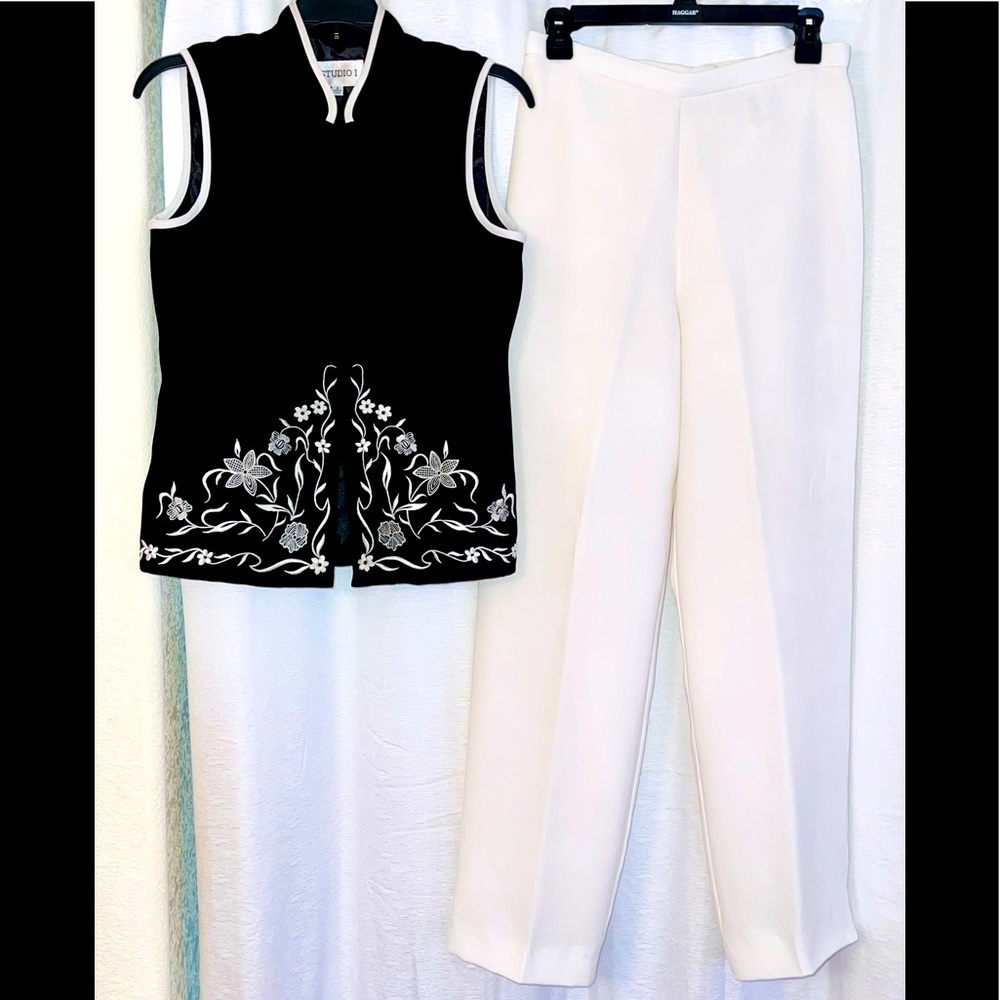 Studio I Gorgeous Back & White Pantsuit